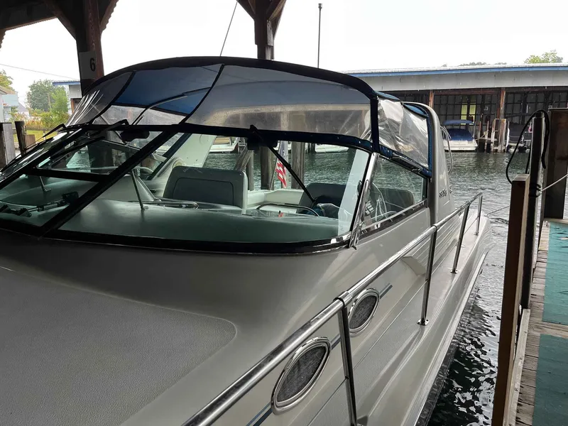 Slide: The Image of Sea Ray 400 Express Cruiser 1996 - 3