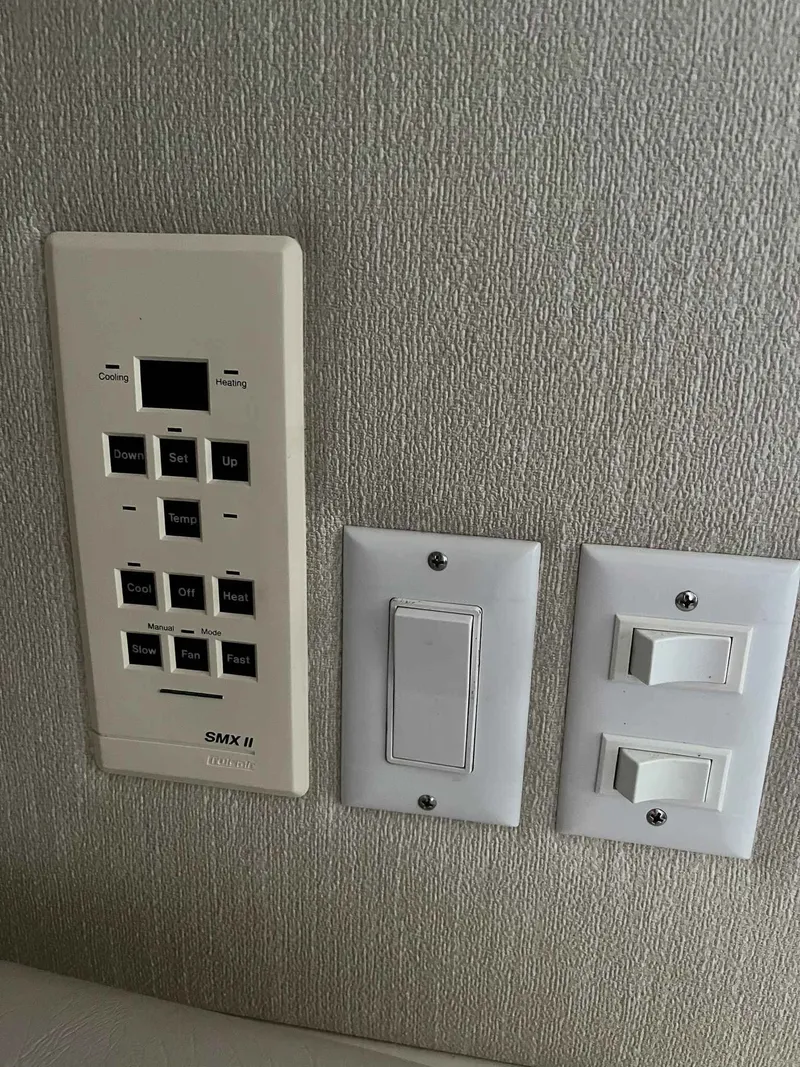 Slide: The Image of Sea Ray 400 Express Cruiser 1996 - 30