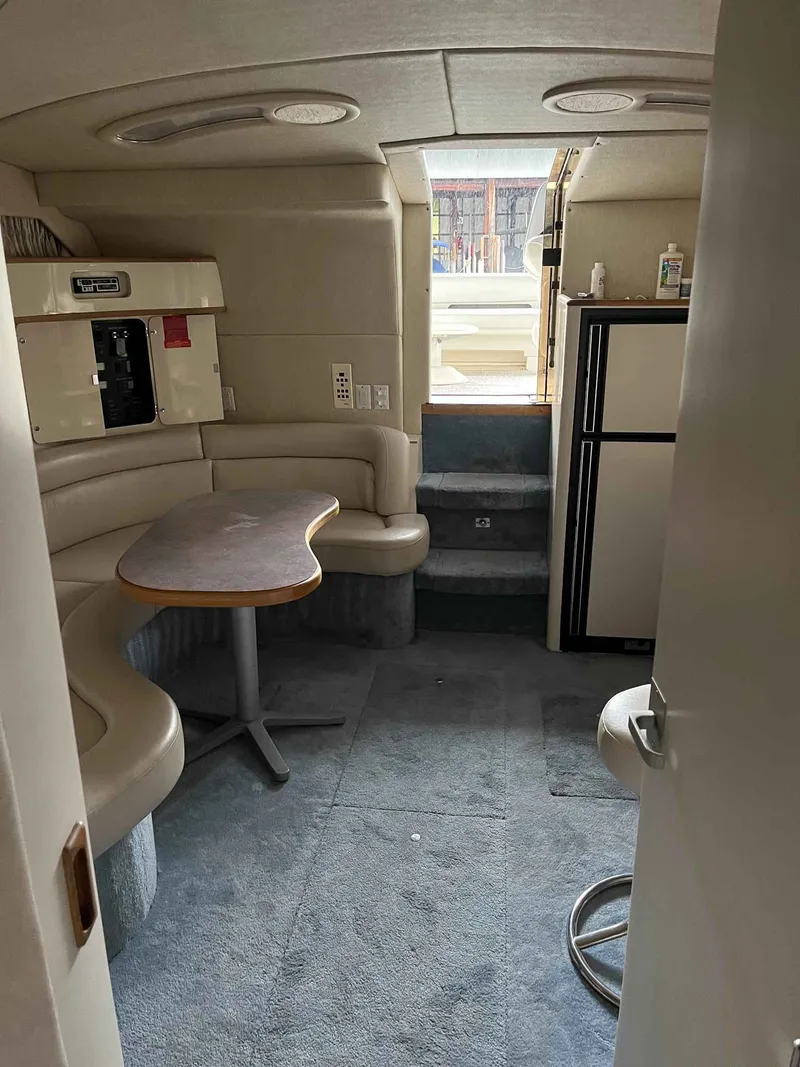 Slide: The Image of Sea Ray 400 Express Cruiser 1996 - 34