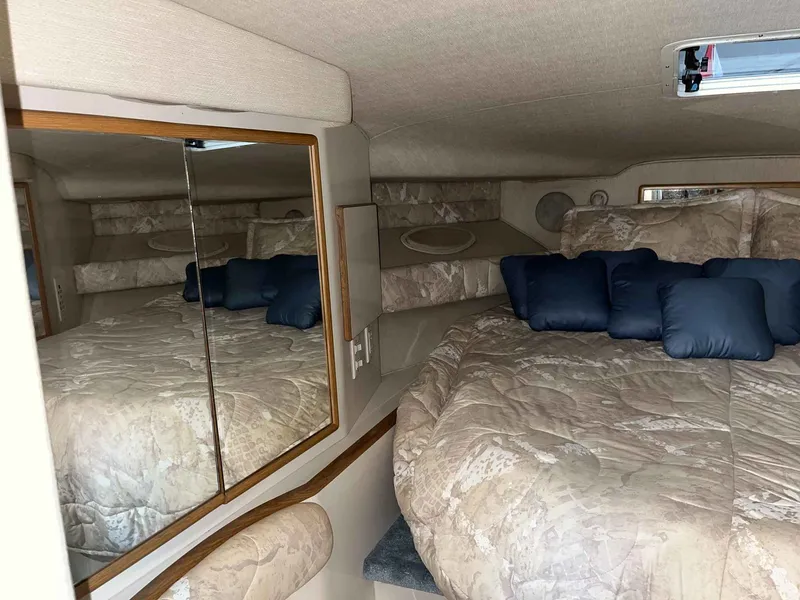 Slide: The Image of Sea Ray 400 Express Cruiser 1996 - 36