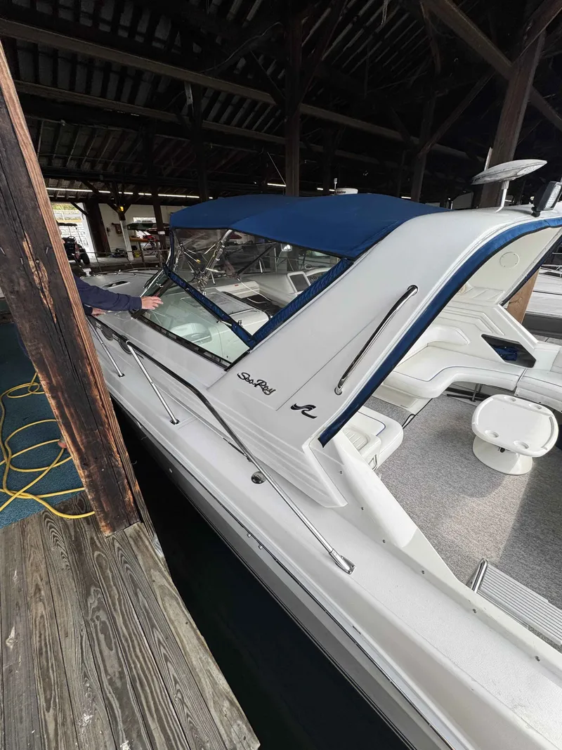 Slide: The Image of Sea Ray 400 Express Cruiser 1996 - 8