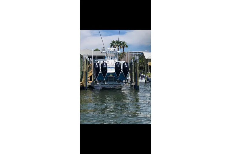 Slide: The Image of Freeman 37 VH 2016 boat with spacious deck and Garmin equipment. - 3