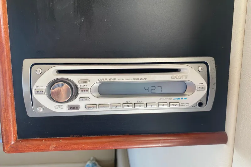 Slide: The Image of Sony marine stereo system in a 2003 Zeta 36 boat, displaying time 4:27. - 42