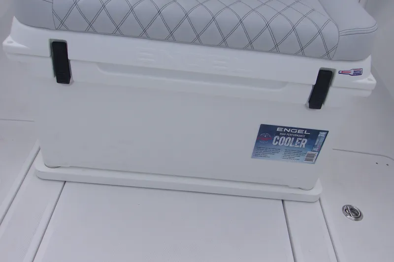 Slide: The Image of Engel cooler with cushioned seat on Bluewater 23 T boat, 2025 model. - 14