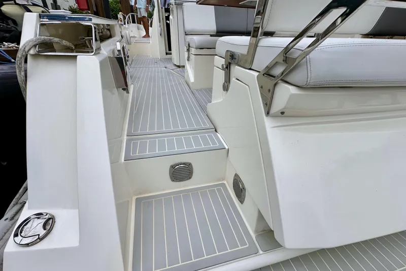 Slide: The Image of Azimut Verve 40 2013 - 22