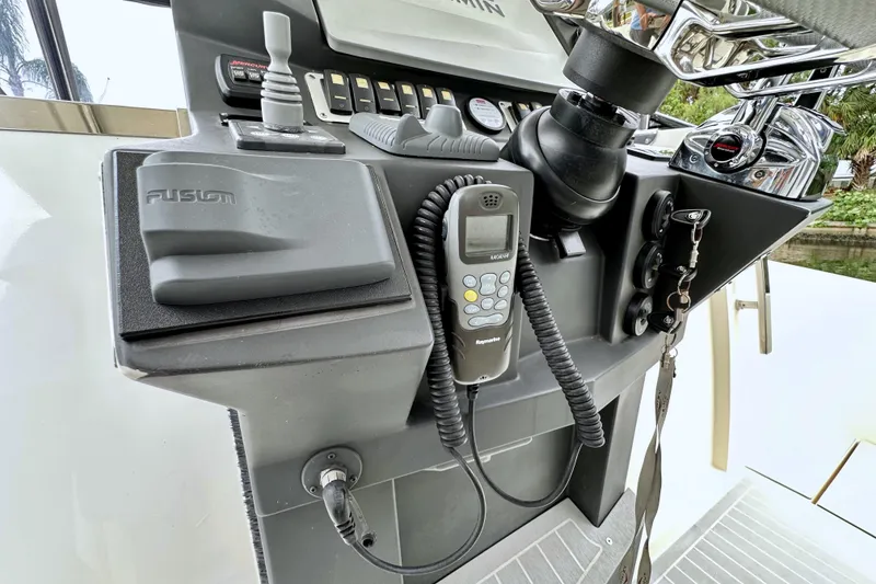 Slide: The Image of Azimut Verve 40 2013 - 51