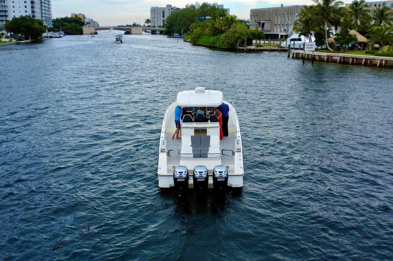 Slide: The Image of Azimut Verve 40 2013 - 8