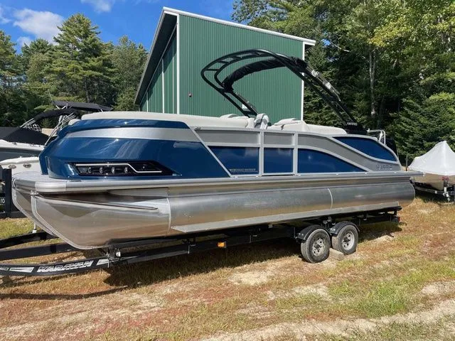 Slide: The Image of Harris Grand Mariner 230 2026 - 3