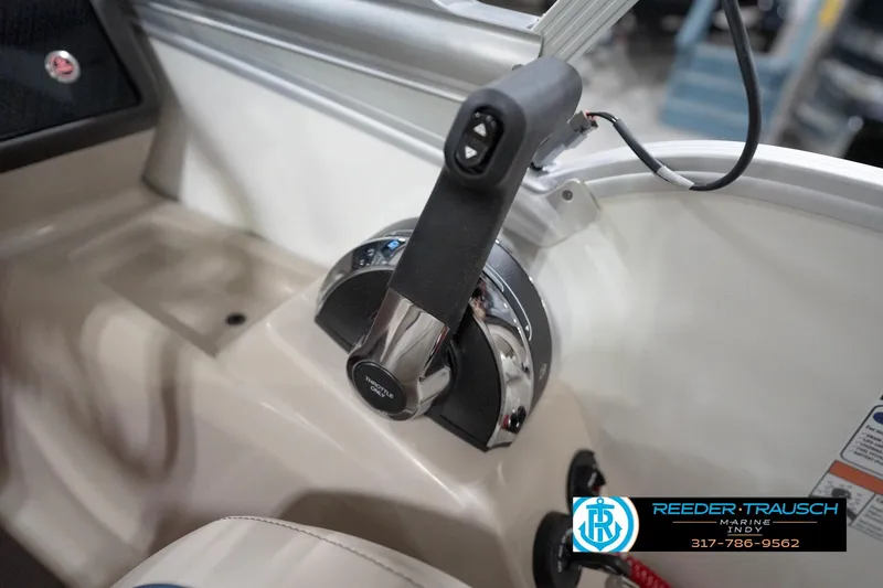 Slide: The Image of Throttle control of 2026 Bennington 22 ML boat, featuring sleek design and ergonomic handle. - 106