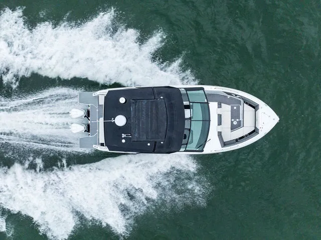 Slide: The Image of Cruisers Yachts 42 GLS OB 2023 - 94