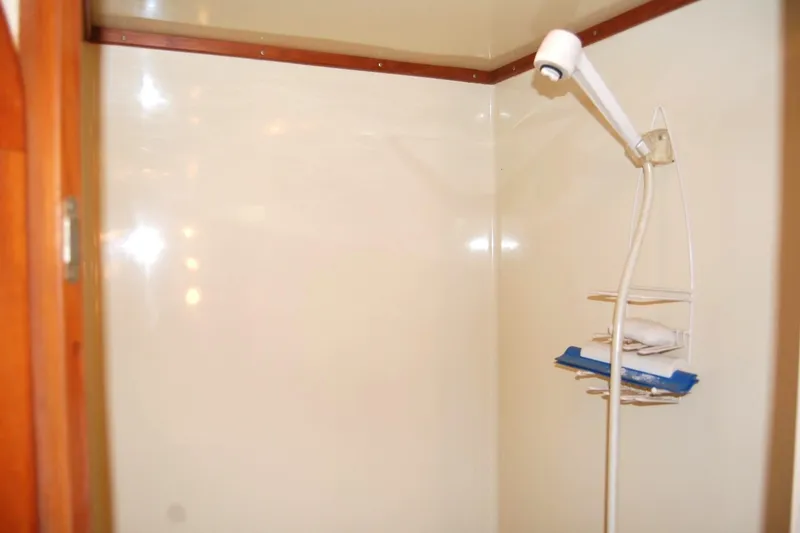 Slide: The Image of Large shower in Master Stateroom. - 21
