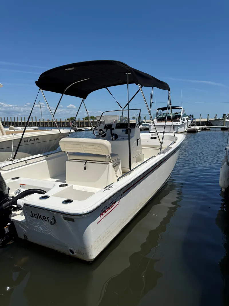 The Image of Boston Whaler 190 Montauk 2024 - 0