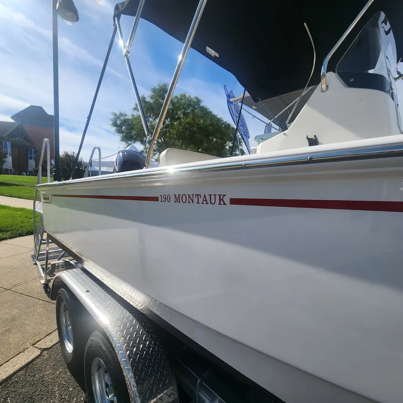 Slide: The Image of Boston Whaler 190 Montauk 2024 - 3