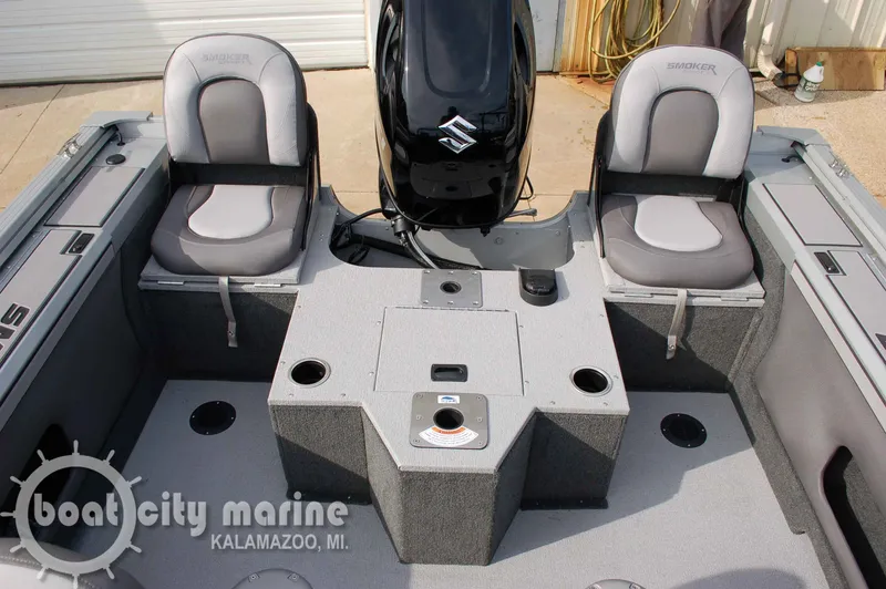 Slide: The Image of Smoker Craft Ultima 172 2025 - 11