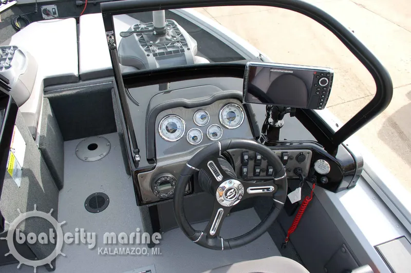 Slide: The Image of Smoker Craft Ultima 172 2025 - 13