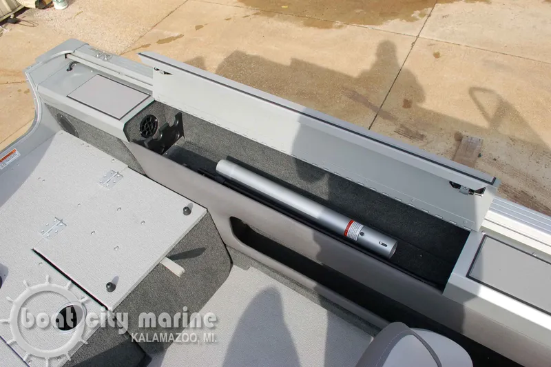 Slide: The Image of Smoker Craft Ultima 172 2025 - 19