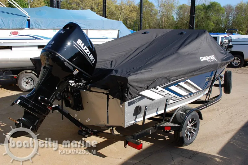 Slide: The Image of Smoker Craft Ultima 172 2025 - 22