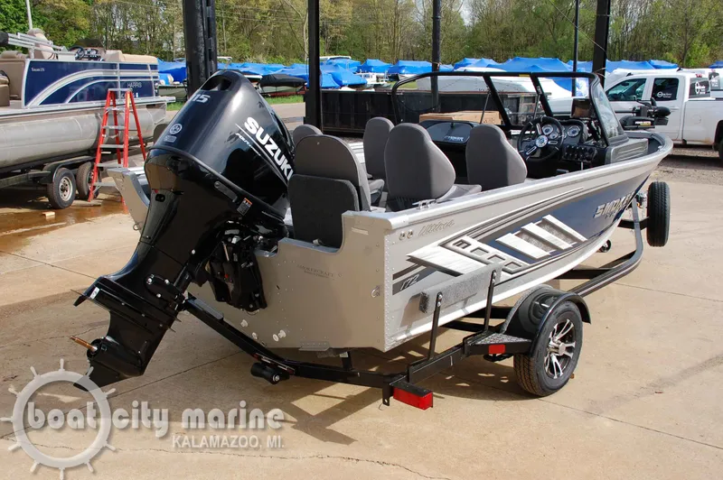 Slide: The Image of Smoker Craft Ultima 172 2025 - 3