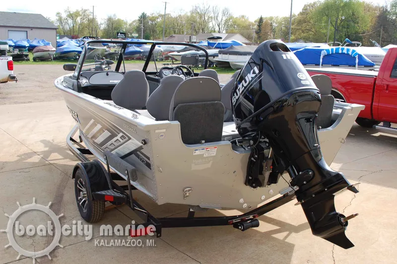 Slide: The Image of Smoker Craft Ultima 172 2025 - 4