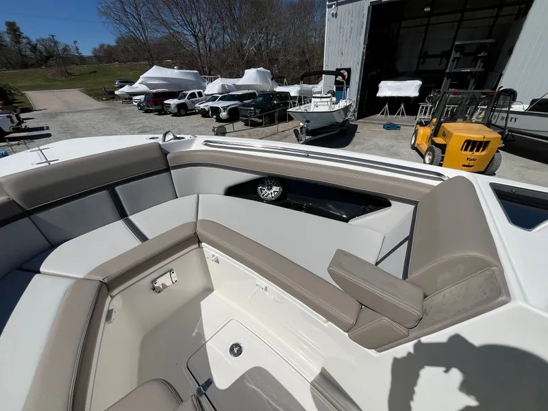 Slide: The Image of Boston Whaler 330 Vantage 2026 - 28
