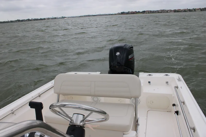 Slide: The Image of Boston Whaler 170 Montauk 2026 - 22