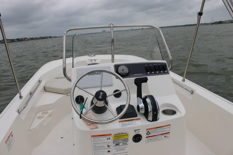 Slide: The Image of Boston Whaler 170 Montauk 2026 - 28