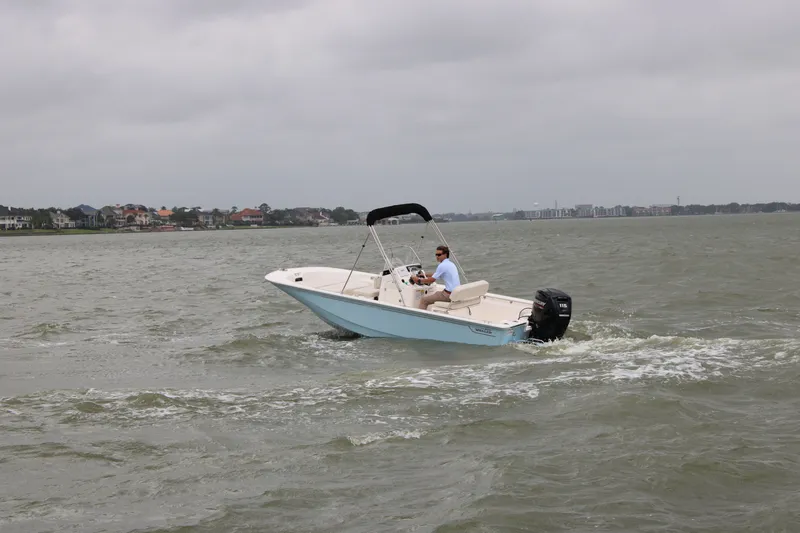Slide: The Image of Boston Whaler 170 Montauk 2026 - 14