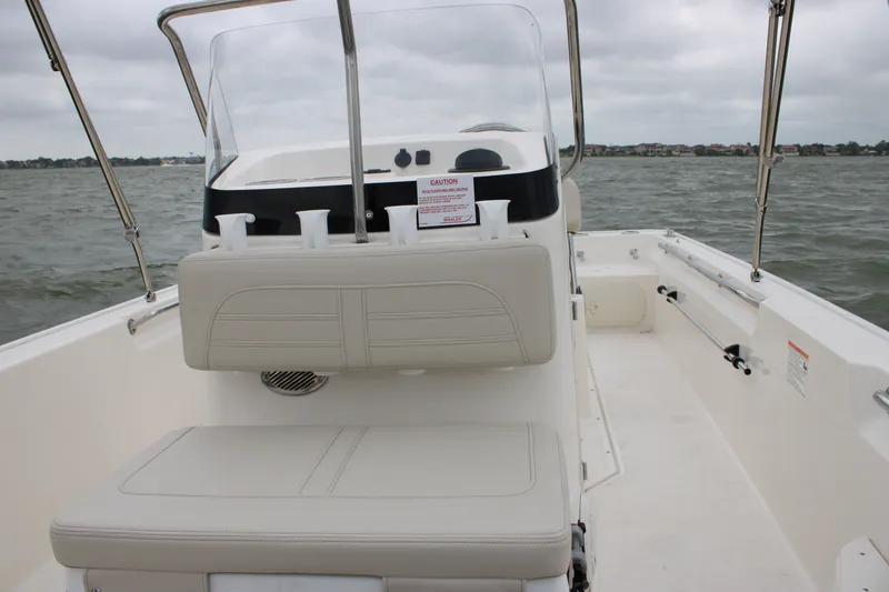 Slide: The Image of Boston Whaler 170 Montauk 2026 - 21