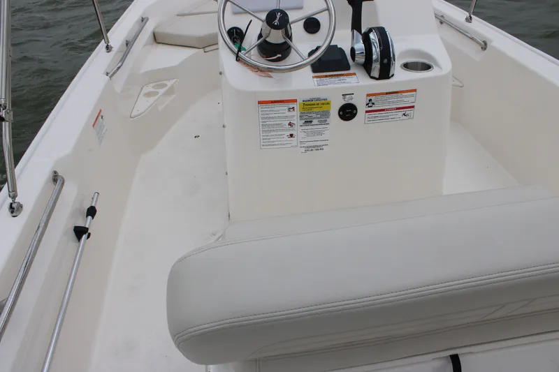 Slide: The Image of Boston Whaler 170 Montauk 2026 - 26