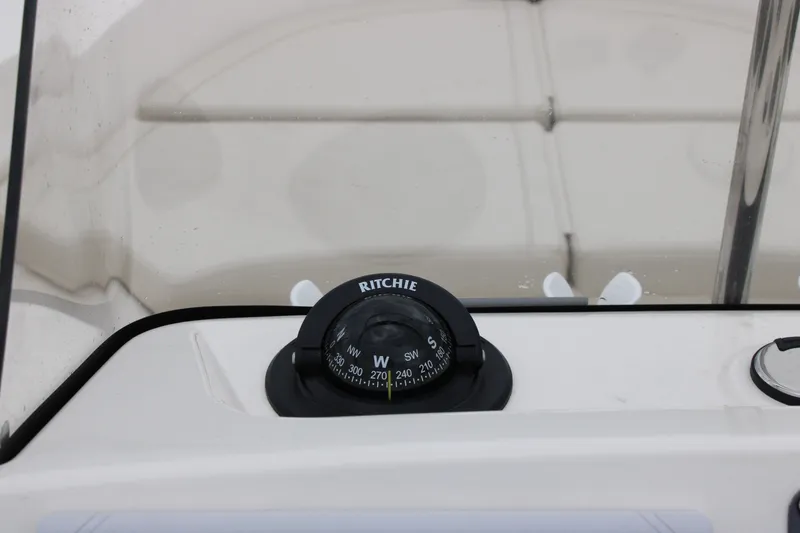 Slide: The Image of Boston Whaler 170 Montauk 2026 - 34