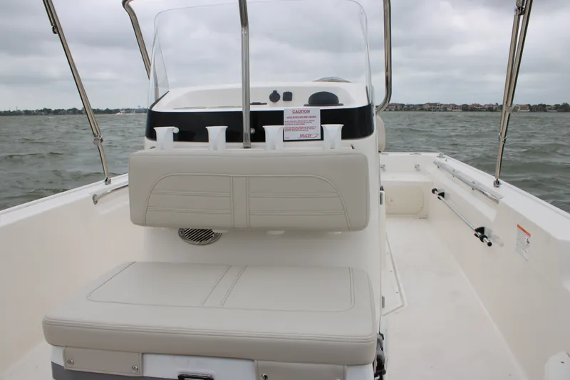 Slide: The Image of Boston Whaler 170 Montauk 2026 - 20