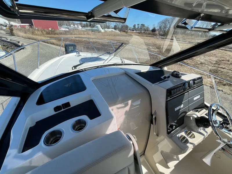 Slide: The Image of Boston Whaler 325 Conquest 2026 - 37