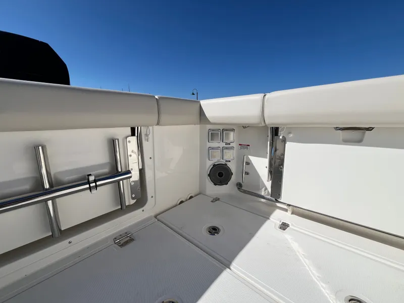 Slide: The Image of Boston Whaler 325 Conquest 2026 - 19