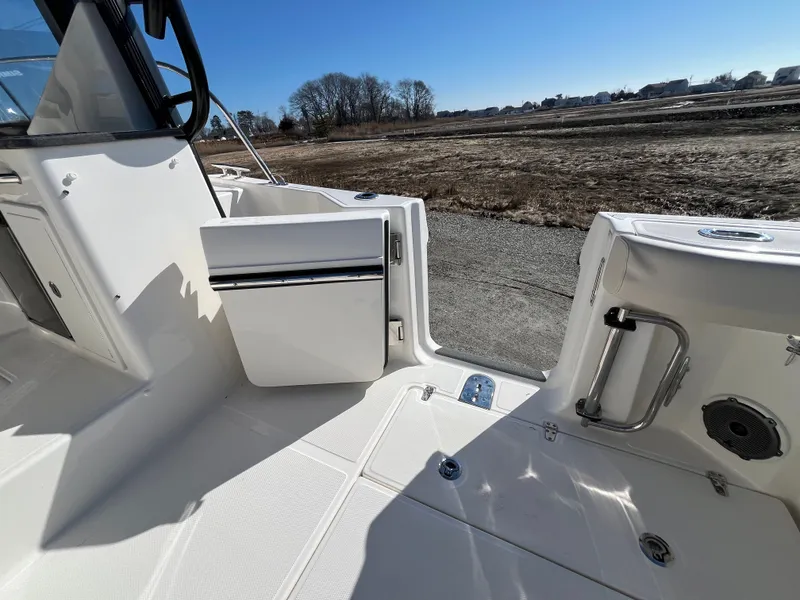 Slide: The Image of Boston Whaler 325 Conquest 2026 - 24