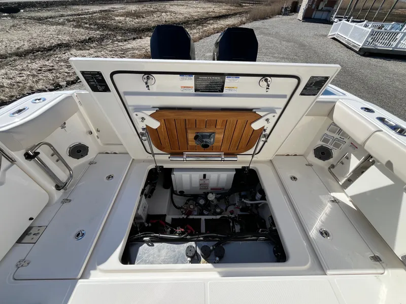Slide: The Image of Boston Whaler 325 Conquest 2026 - 17