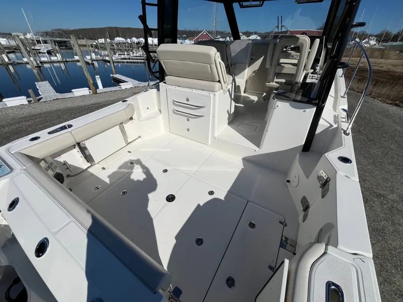 Slide: The Image of Boston Whaler 325 Conquest 2026 - 16