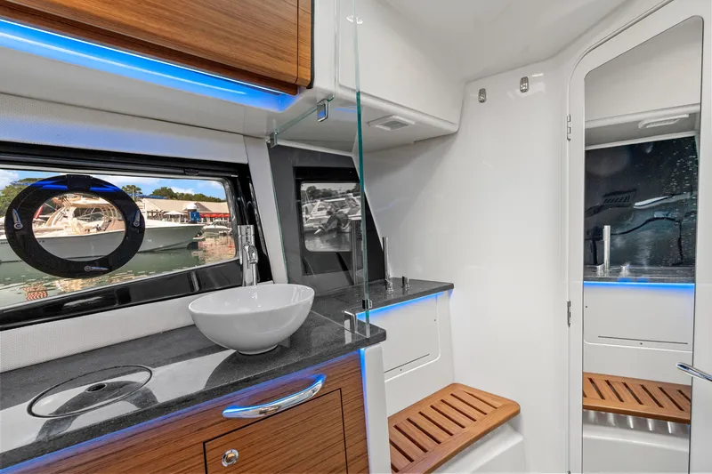 Slide: The Image of Boston Whaler 405 Conquest 2026 - 38