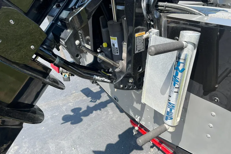 Slide: The Image of 2013 Lund 1875 Pro-V IFS boat motor mount with Twist Step accessory. - 28