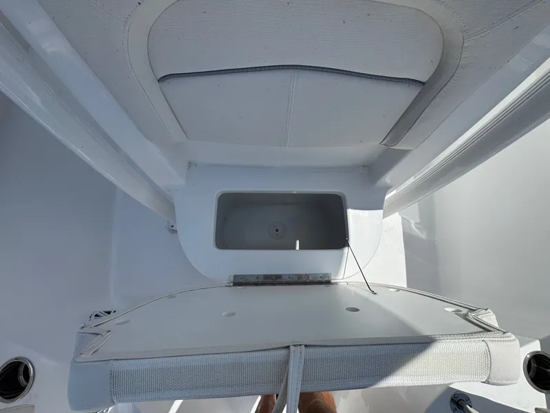 Slide: The Image of Sea Hunt Ultra 219 2026 - 14