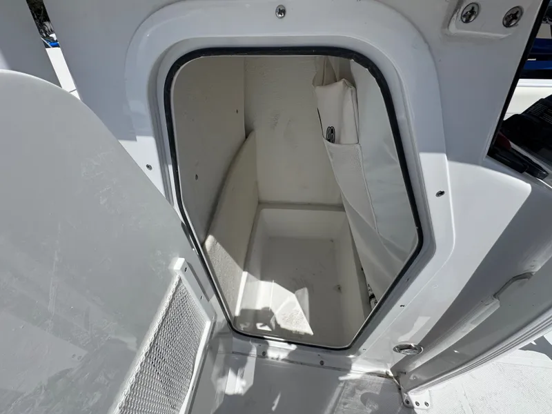 Slide: The Image of Sea Hunt Ultra 219 2026 - 15