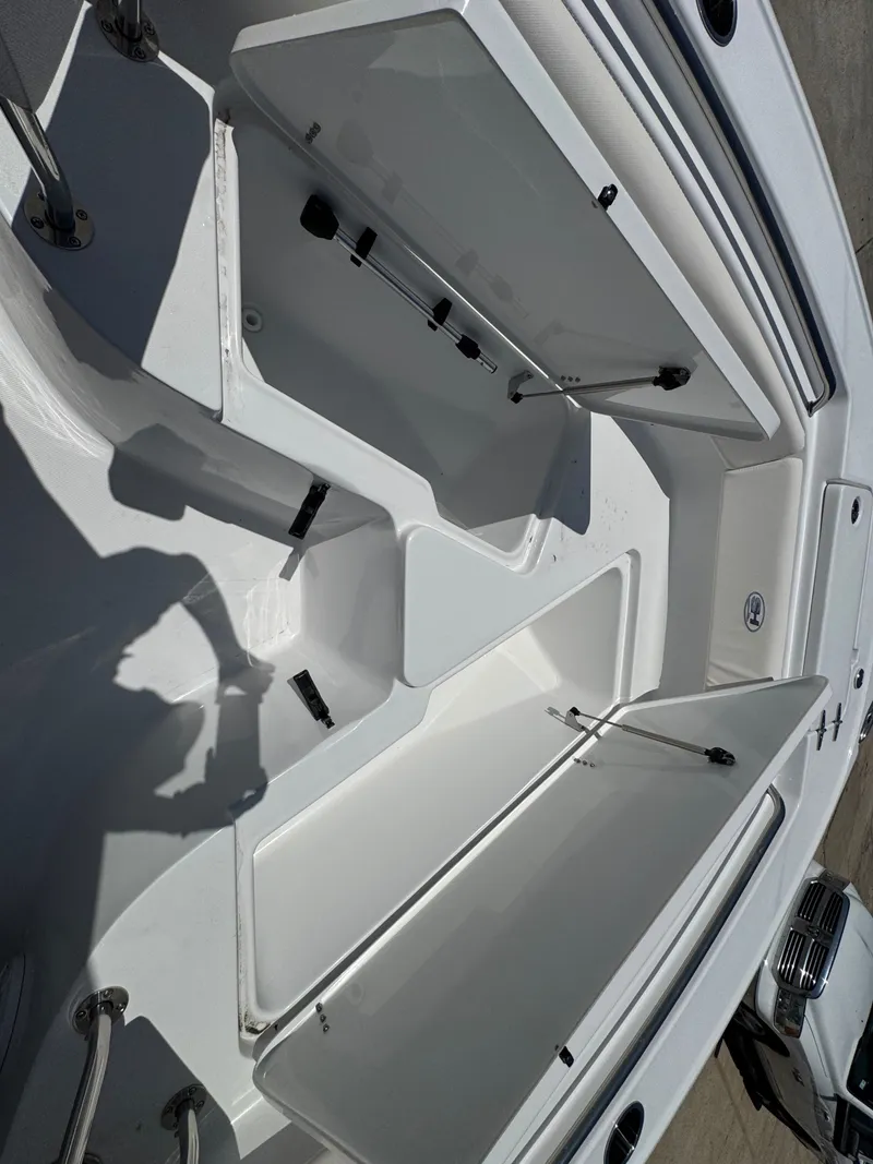 Slide: The Image of Sea Hunt Ultra 219 2026 - 9