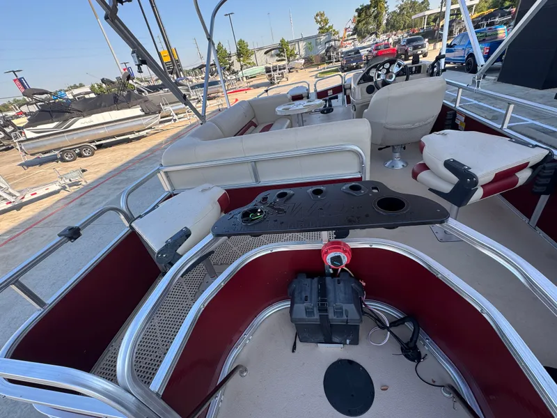 Slide: The Image of Lowe SF 214 Sport Fish 2015 - 16