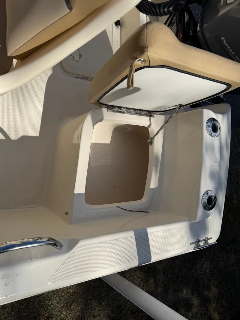 Slide: The Image of Scout 175 Sportfish 2018 - 7