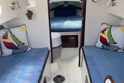 Slide: The Image of Salon Seating/Head - 11