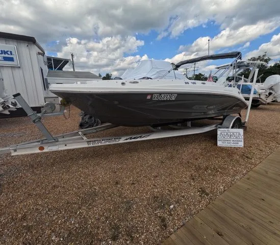 The Image of Hurricane SunDeck Sport 185 OB 2022 - 1