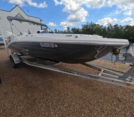 Slide: The Image of Hurricane SunDeck Sport 185 OB 2022 - 6