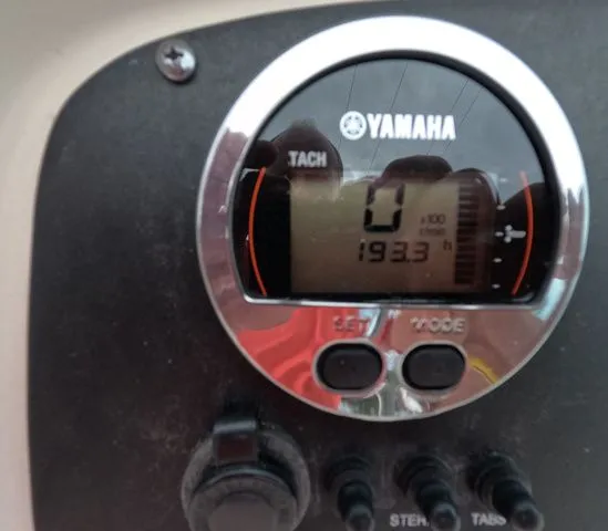 Slide: The Image of Robalo R207 Dual Console 2017 - 11