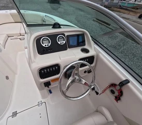 Slide: The Image of Robalo R207 Dual Console 2017 - 12