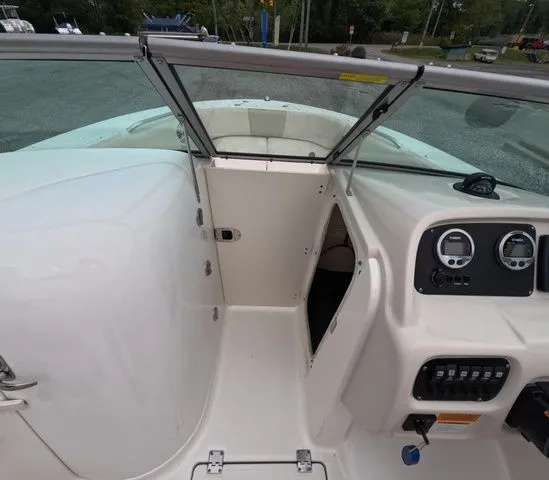 Slide: The Image of Robalo R207 Dual Console 2017 - 19