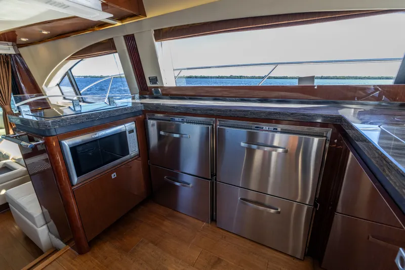 Slide: The Image of Sea Ray 510 Fly 2016 - 20